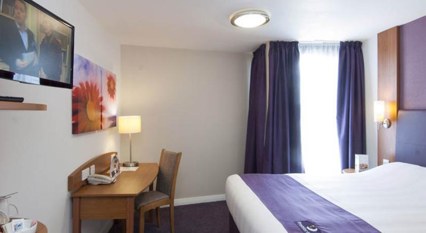 Premier Inn Uttoxeter Szoba fotó