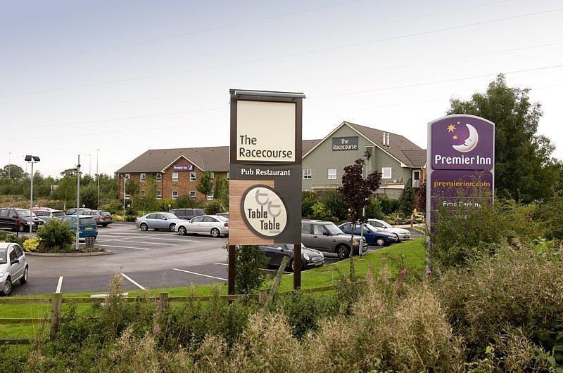 Premier Inn Uttoxeter Kültér fotó