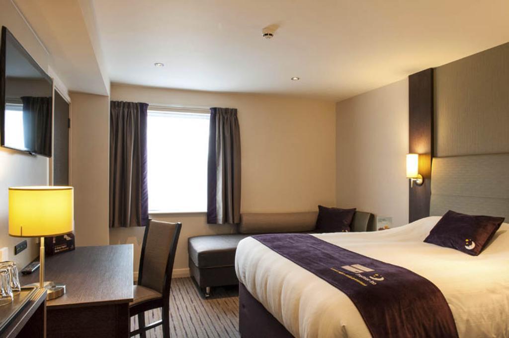 Premier Inn Uttoxeter Kültér fotó