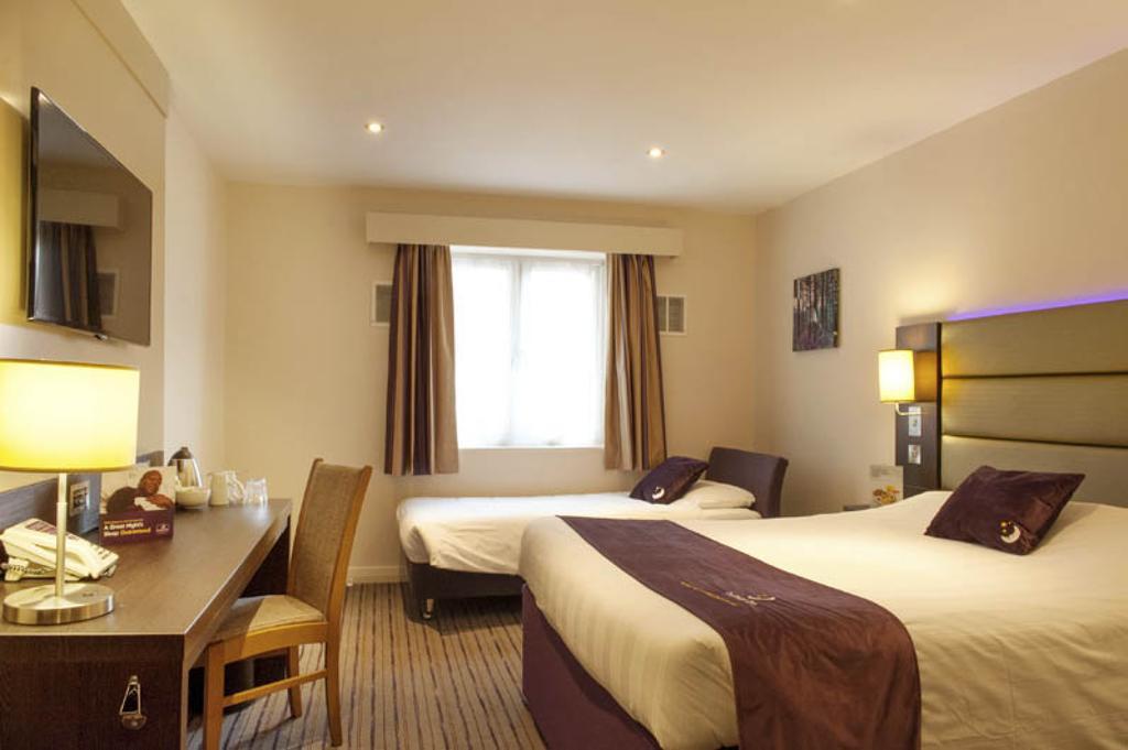 Premier Inn Uttoxeter Kültér fotó