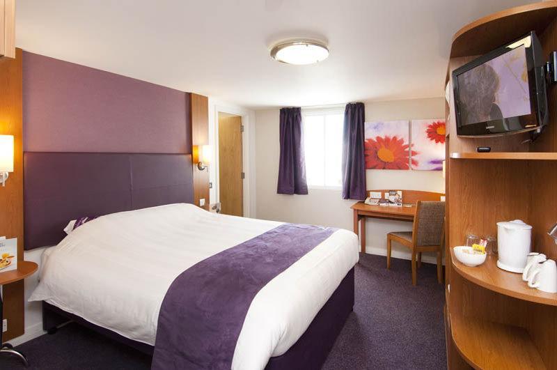 Premier Inn Uttoxeter Kültér fotó